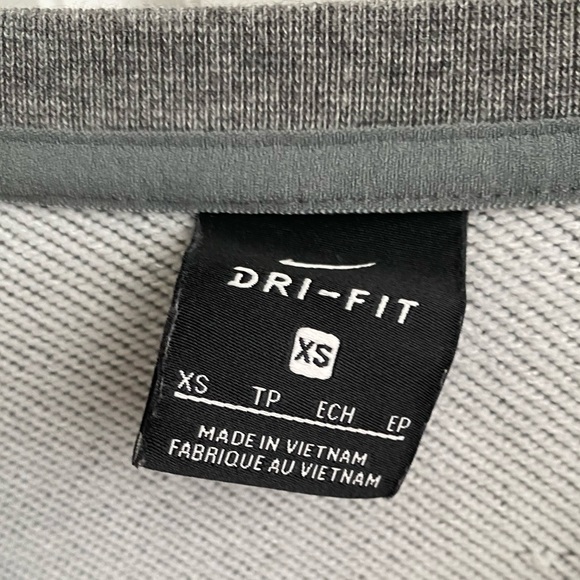 Nike Dri-Fit  logo sweatshirt - Picture 6 of 7